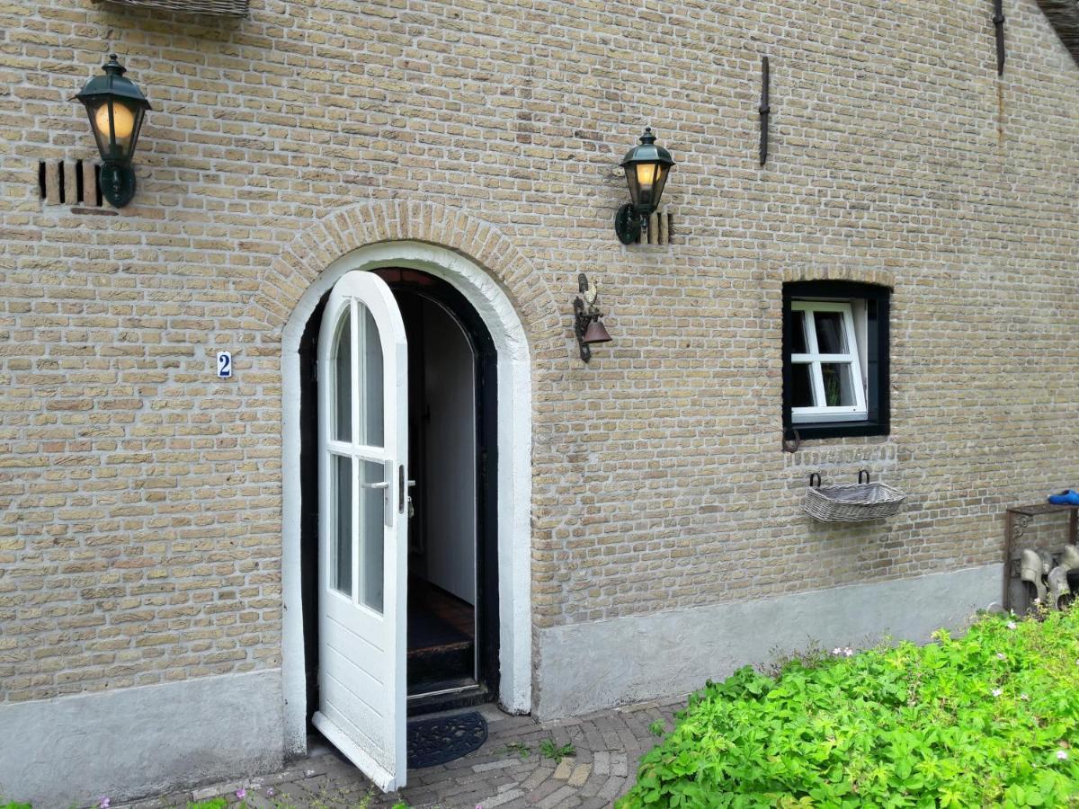 B&B Charming Farmhouse Prinsenbeek Экстерьер фото